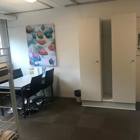 Ostello Family In The Center