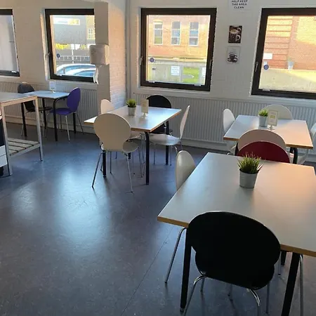 Ostello Family In The Center